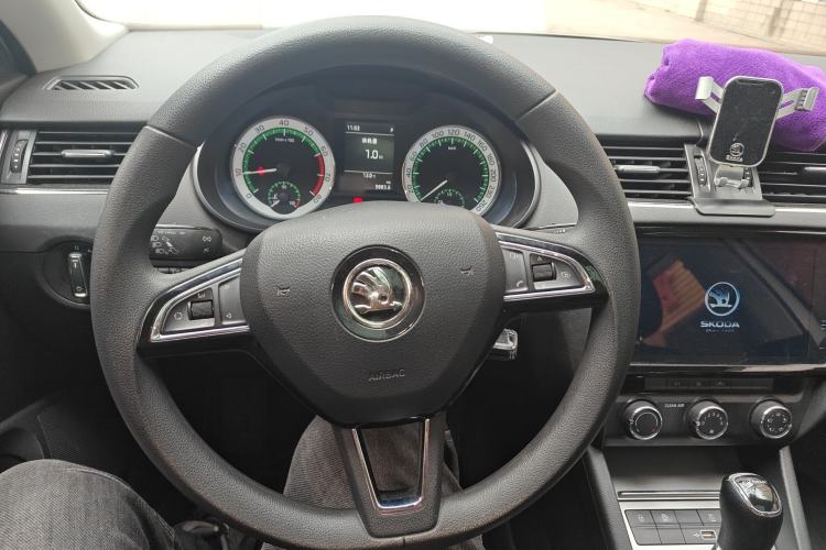 Used Skoda Octavia 2019 1.5L Automatic Smart Drive Luxury Edition China VI Standard
