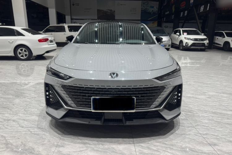 Used CHANGAN UNI-V 2022 1.5T Prestige Version Exterior 2