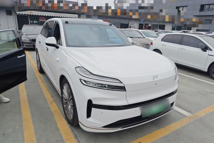 Used ONVO Luxeed L90 2025 Model—Ultra Six-Seater Version Front Right 45 Deg