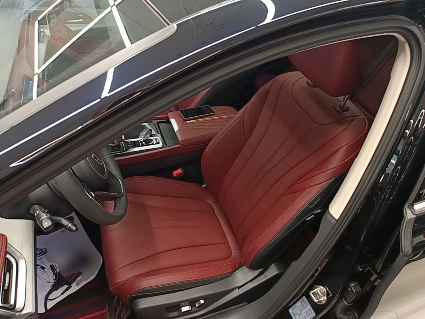 Hongqi H5 2025 2.0T Automatic Flag Edition – 500 000 Units Commemorative Version — снимка 17