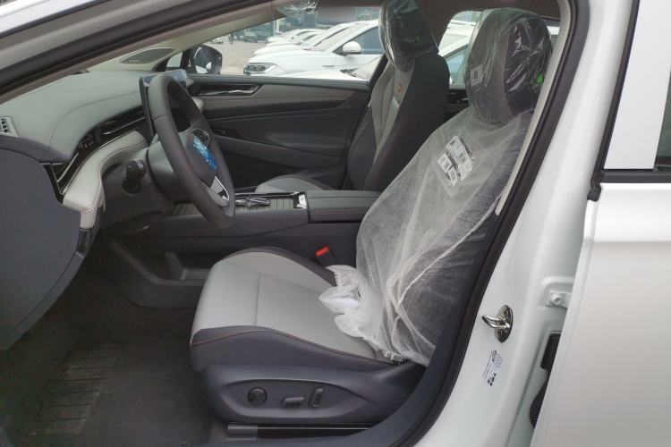 Used Volkswagen ID.7 VIZZION 2024 AIR model
