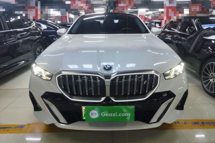 Used BMW i5 2024 eDrive 35L Luxury Model with M Sport Package
