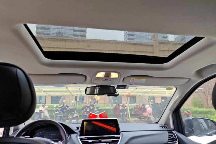 Used SAIC MAXUS G20 2021 Facelifted PLUS 2.0T Gasoline Automatic Luxury Edition