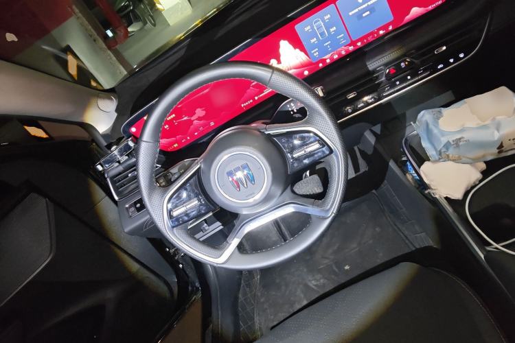 Used Buick LaCrosse 2025 28T Platinum Edition
