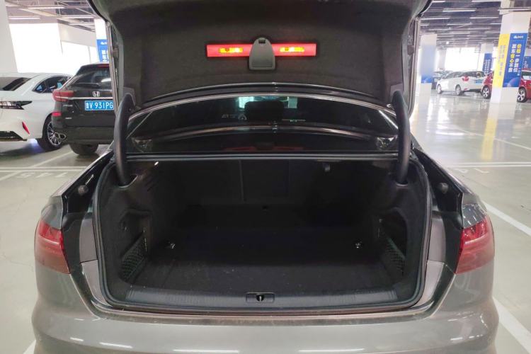 Used Audi A4L 2022 40 TFSI Luxury Dynamic Model
