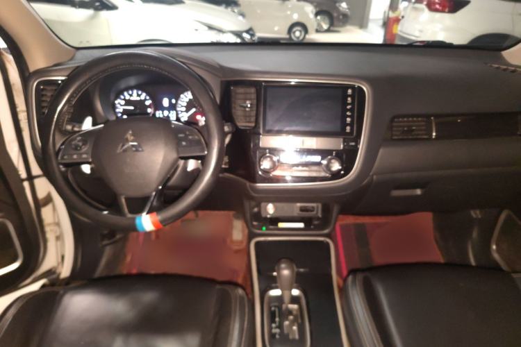 Used Mitsubishi Outlander 2019 2.0L Two-Wheel Drive Comfort Edition 5 Seats China VI Standard