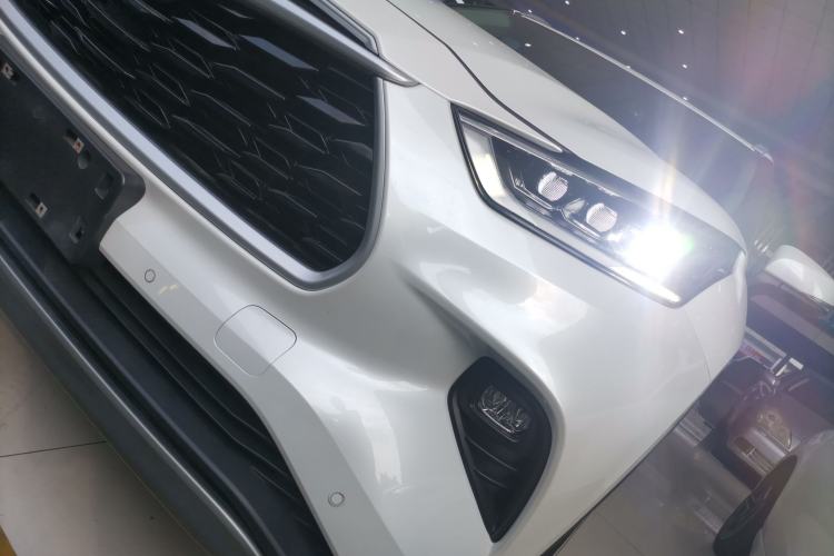 Used Toyota Highlander 2022 Dual-Engine 2.5L Four-Wheel Drive Prestige Version 7 Seats Left Front Headlight