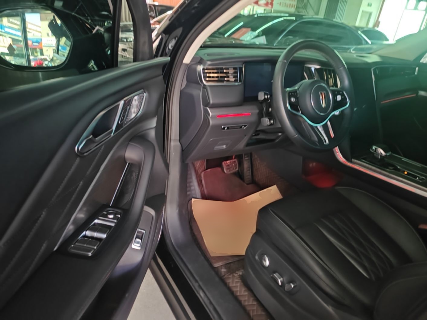 Hongqi HS7 PHEV 2024 2.0T PHEV Four-Wheel Drive Flagship Edition 6 Seats — снимка 18