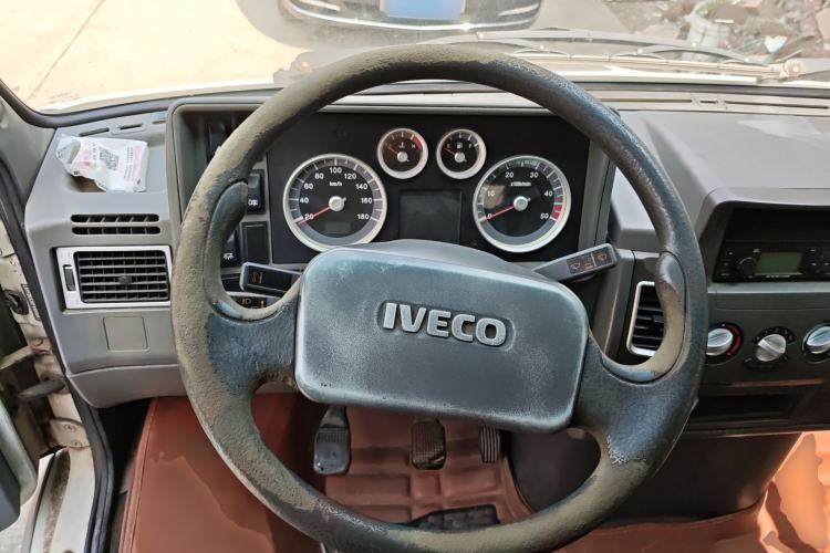 Used Iveco Daily 2014 2.5T-A35 NJ6484ACM47Z4