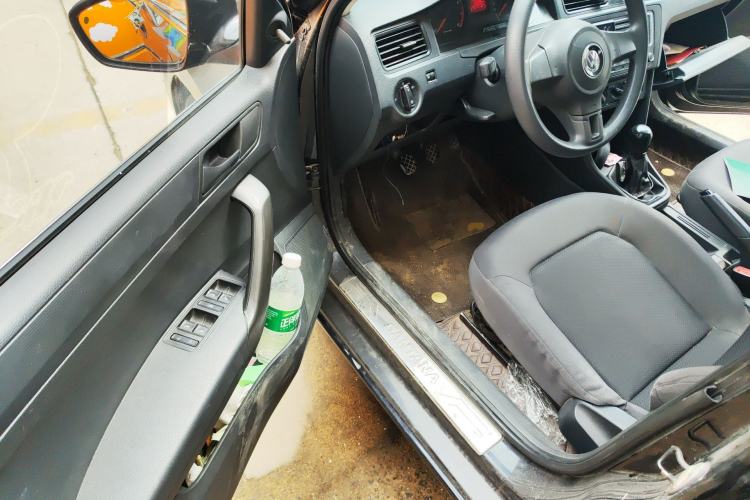 Used Volkswagen Santana 2013 1.6L Manual Fashion Edition Driver Seat