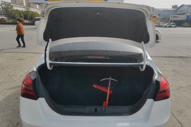 Used Geely Auto Emgrand 2019 Leading Edition 1.5L CVT Luxury Model China VI Standard