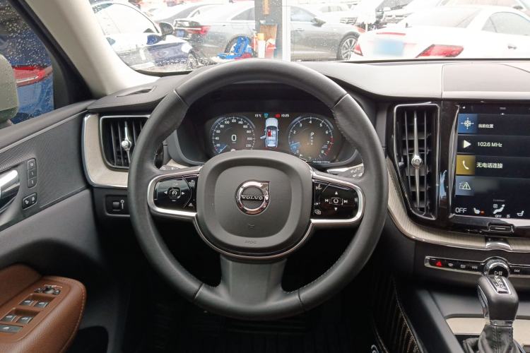 Used Volvo XC60 2020 T5 4x4 Smart Luxury Edition