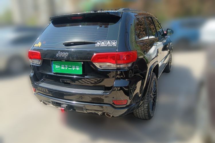 Used Jeep Grand Cherokee 2016 3.6L Luxury Navigation Edition Rear Right 45 Deg