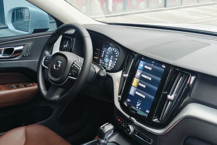 Used Volvo XC60 2019 T5 4x4 Smart Edition China V Standard