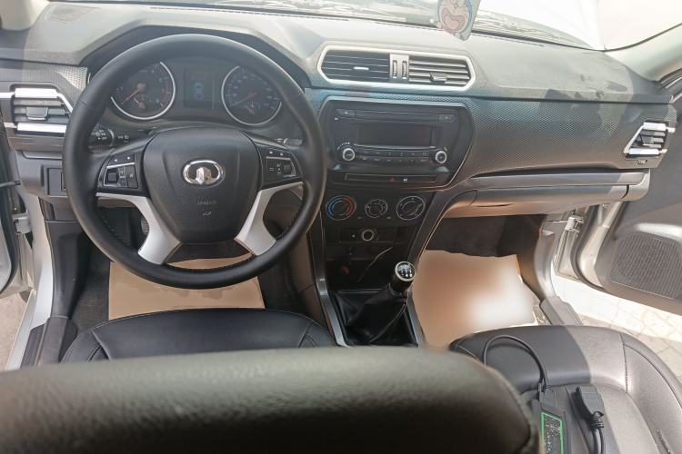 Used Great Wall Wingle 5 2017 2.4L European Version Gasoline Two-Wheel Drive Entry-Level Big Double Cab 4G69S4N
