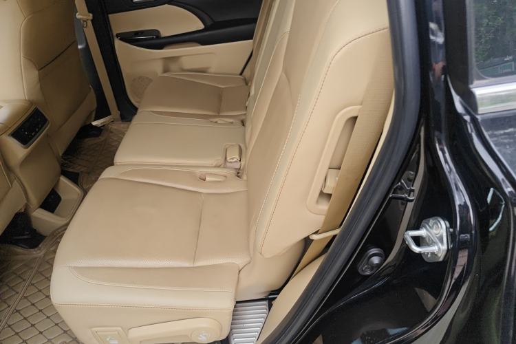 Used Toyota Highlander 2018 2.0T Four-Wheel Drive Luxury Edition 7 Seats China V Emission Standard