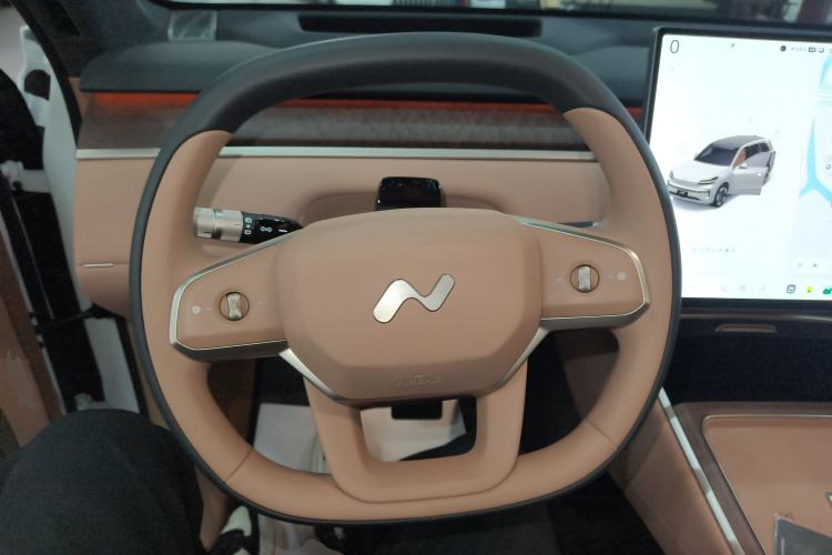 Used ONVO Luxeed L90 2025 Model—Max Six-Seater Version