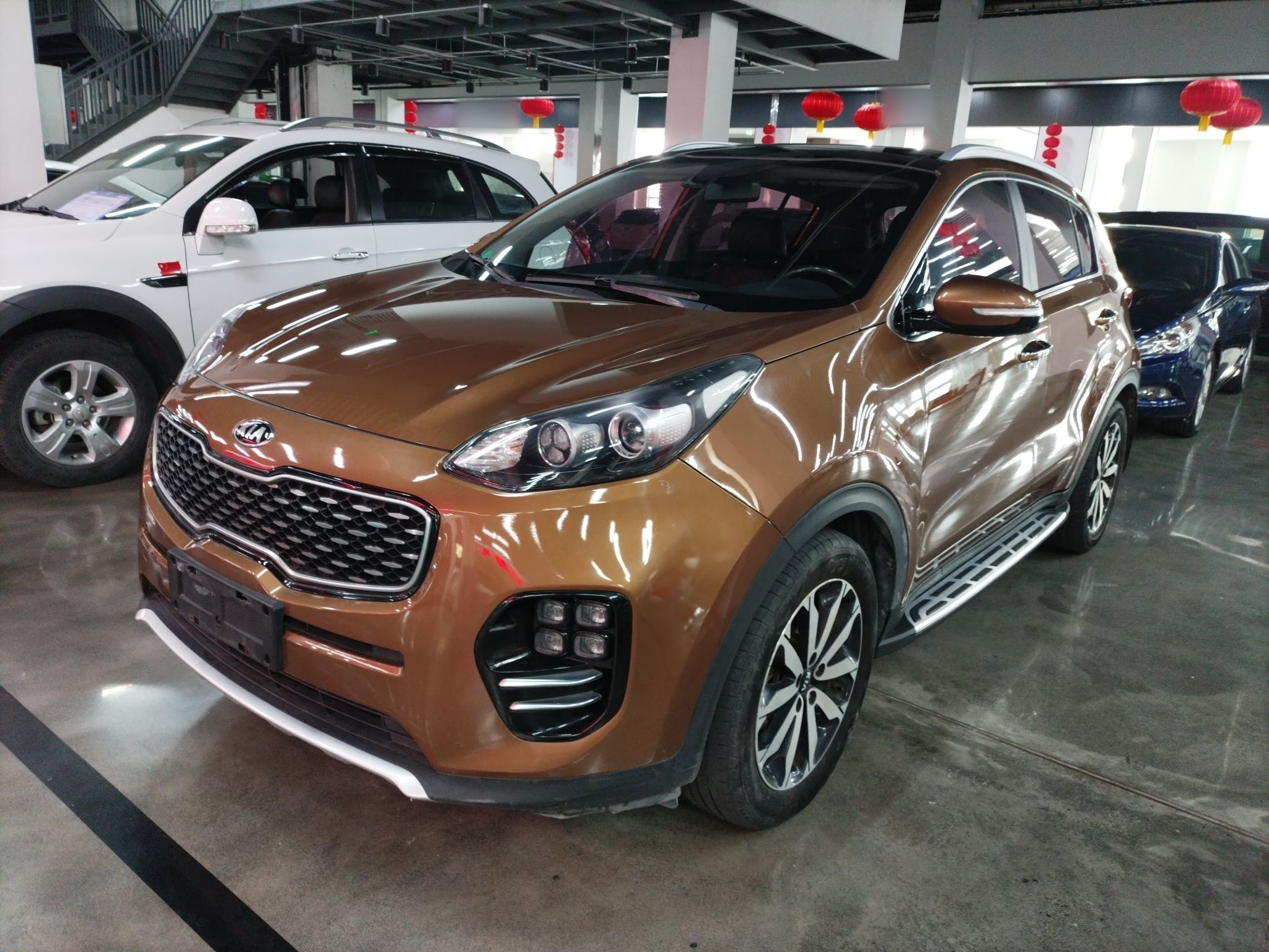 Под передней частью автомобиля