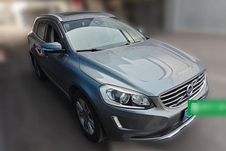 Used Volvo XC60 2015 T5 Smart Upgrade Model Front Right 45 Deg