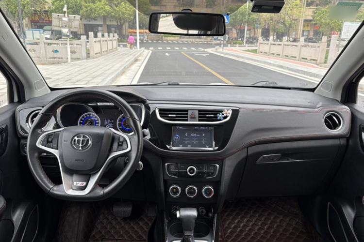 Used Brilliance V3 2016 1.5T Automatic Elite Model Interior 2