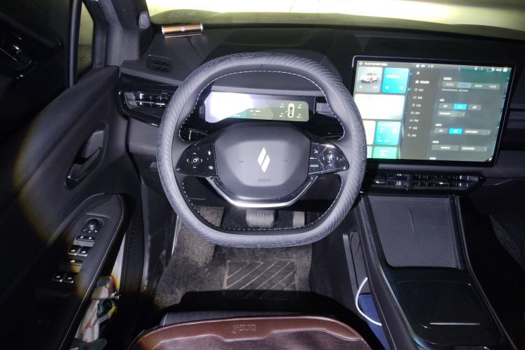 Used Livan 7 2024 450km Executive Version
