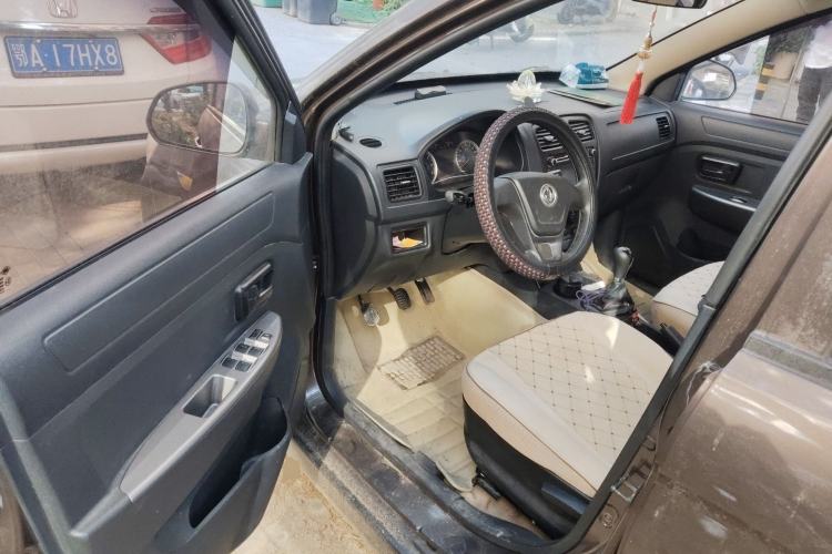 Used Dongfeng Fengon 330 2014 1.5L Manual Utility Version DK15 Driver Seat