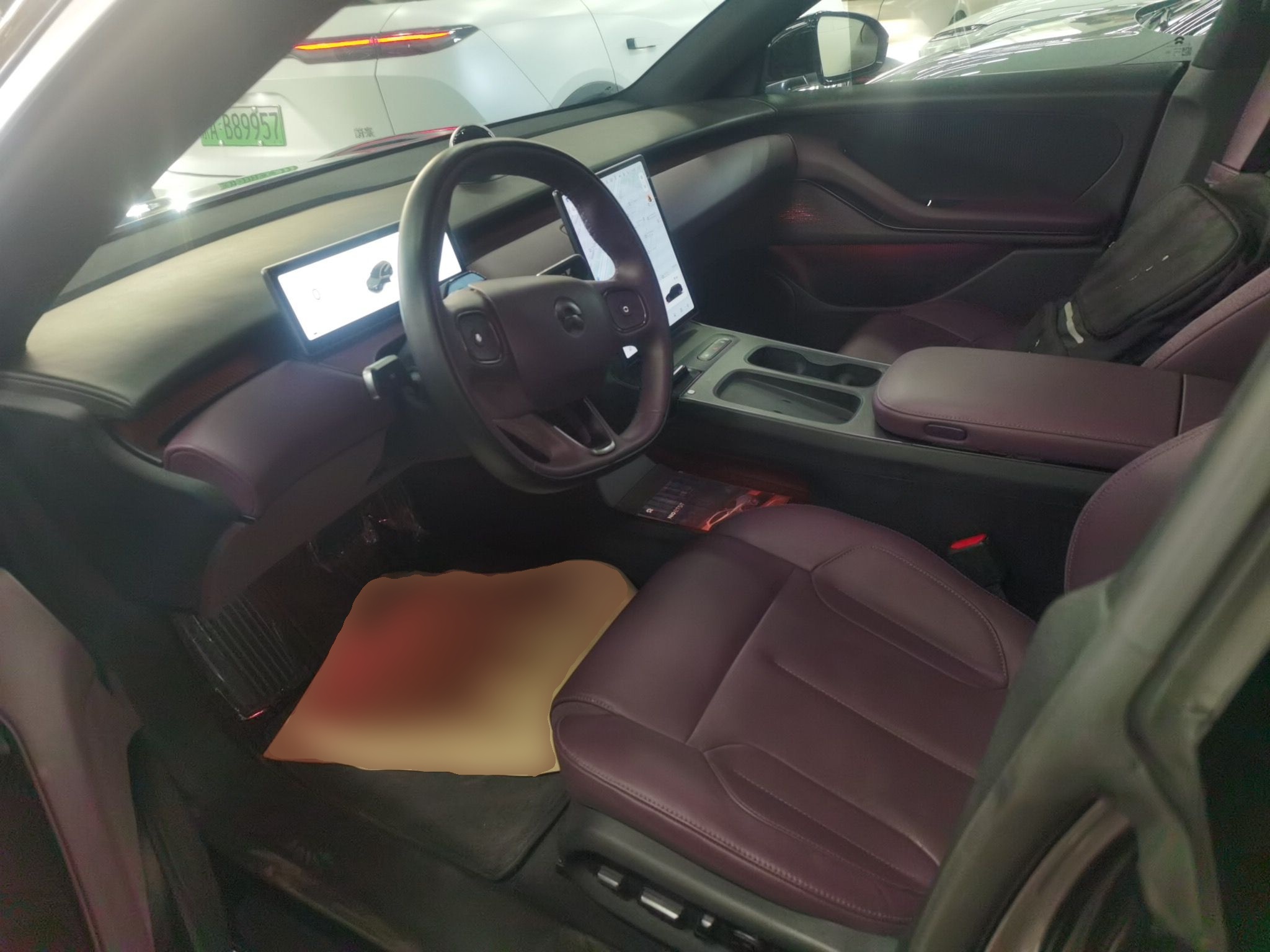 Переднее сиденье в автомобиле