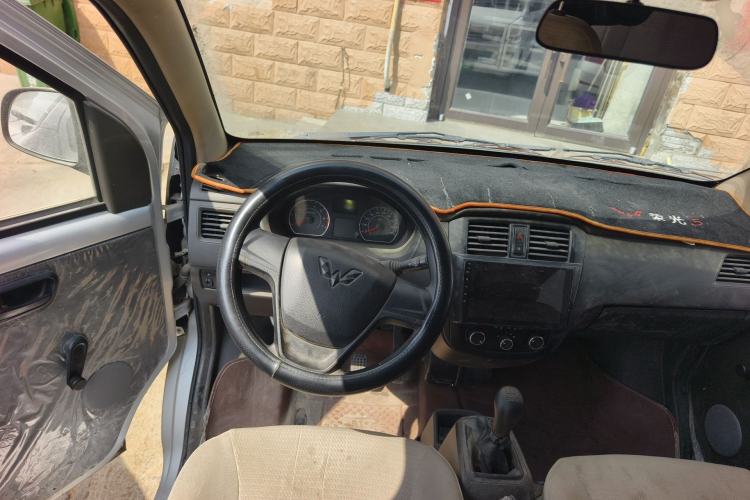 Used Wuling Rongguang S 2021 1.2L Base Model 7-Seater LSI
