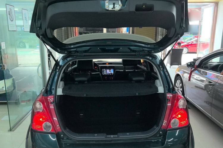 Used Suzuki Swift 2016 1.5L Automatic Fashionable Coolplay Edition