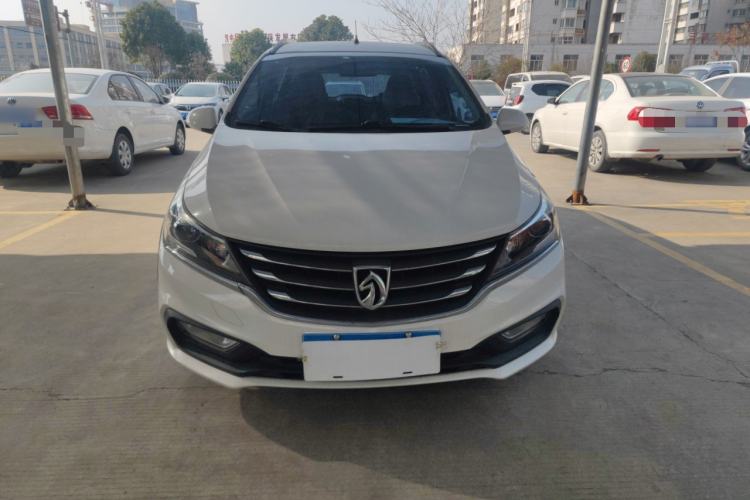 Used Baojun 310W 2017 1.5L Manual Comfort Version China VI Emission Standard
