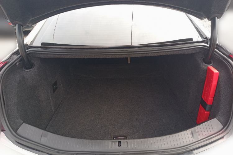 Used Cadillac XTS 2013 28T Luxury Model Trunk