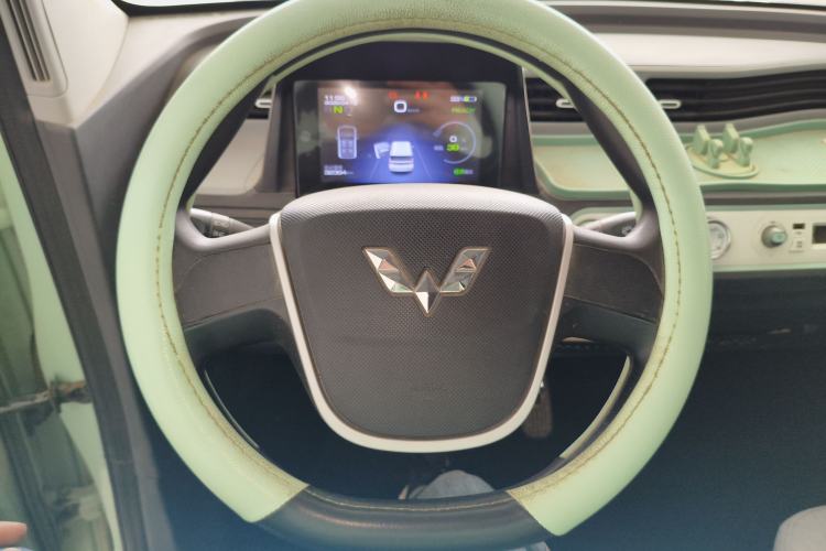 Used Wuling Hongguang MINIEV 2021 Macaron Fashion Model Lithium Iron Phosphate Steering Wheel