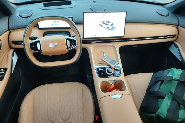 Used Geely Galaxy Xingjian 7 EM-i 2025 120km Flagship Edition Center Console
