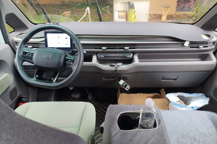 Used Farizon Xingxiang V 2025 Star Enjoy V7E Smart Edition Xuanwu 51.4 kWh Center Console