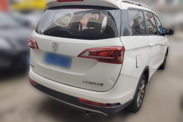 Used Baojun 730 2019 1.5L Manual Fashion Model 7-seater National V
