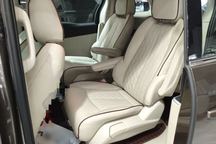 Used Buick GL8 2023 Land Executive Class Comfort Model
