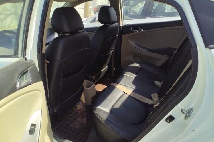 Used Hyundai Verna (older generation) 2014 1.4L Manual Smart GLS Trim Left Rear Seat