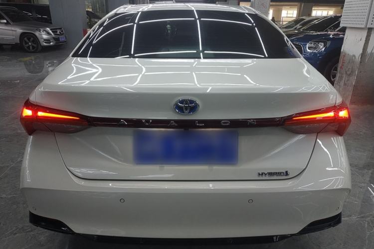 Used Toyota Avalon 2019 Dual-Engine 2.5L Luxury Edition China VI Standard