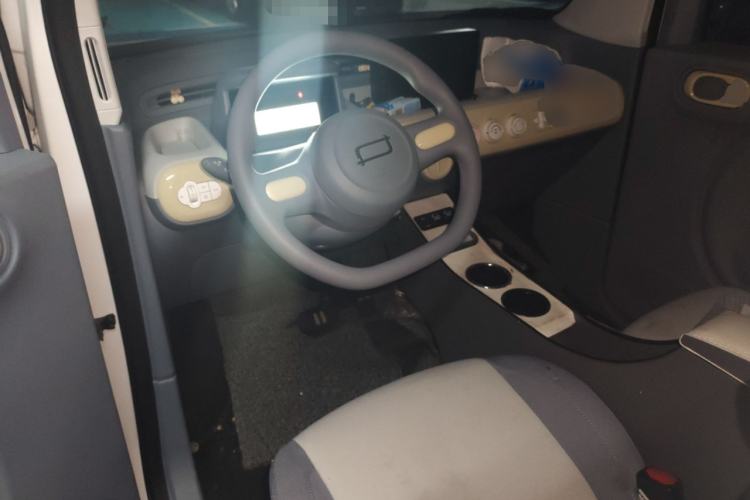 Used Bestune Pony 2024 122km range cute pony Center Console