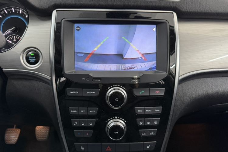 Used Haval H2 2014 1.5T Manual Two-Wheel Drive Elite Edition Interior 5