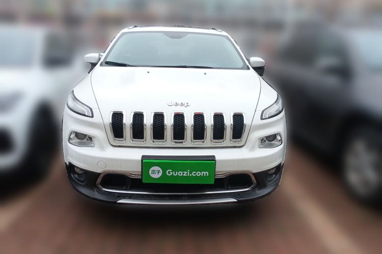 Used Jeep Cherokee 2017 2.0L Superior Edition Front