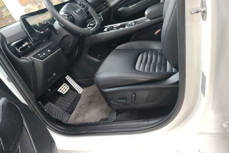 Used Kia Sportage (Chinese Domestic Model) 2025 2.0T Four-Wheel Drive Prestige Edition
