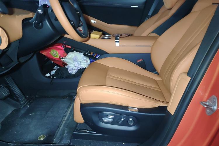 Used Xiaomi Auto YU7 2025 Ultra-Long Range High-Performance All-Wheel-Drive Max Edition
