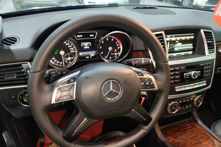 Used Mercedes-Benz M-Class 2015 ML 400 4MATIC Dynamic Model
