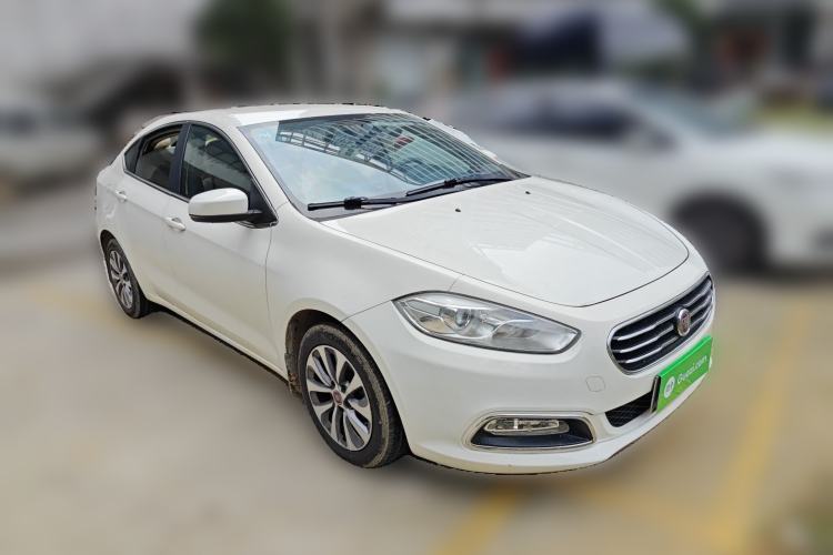 Used Fiat Viaggio 2012 1.4T Automatic Enjoyment Edition Front Right 45 Deg