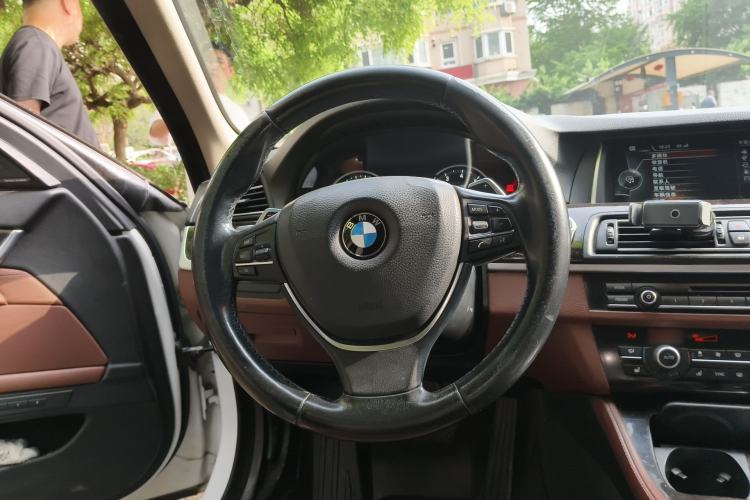 Used BMW 5 Series 2014 535Li Leading Model
