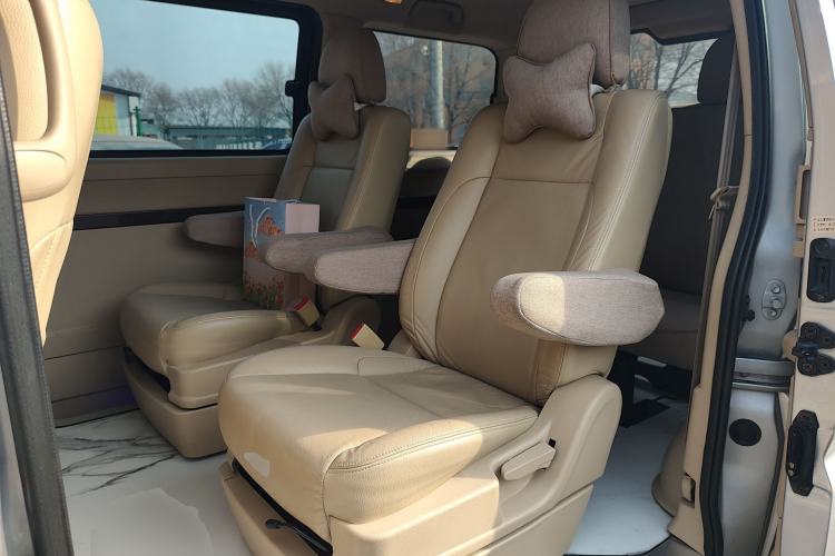 Used Jinbei Grace 2014 2.4L Standard Short-Wheelbase 7-Seater 4RB2
