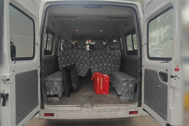 Used SAIC MAXUS Xintu V80 2021 2.0T PLUS Manual Commercial Vehicle Mid-Height 9-Seater with Three Rows
