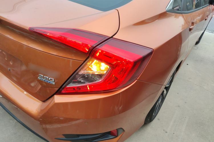 Used Honda Civic 2016 220TURBO CVT Luxury Edition
