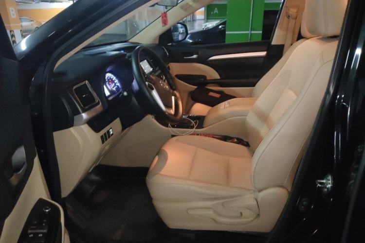 Used Toyota Highlander 2018 2.0T Two-Wheel Drive Elite Edition 5 Seats Emission Standard China V Driver Seat